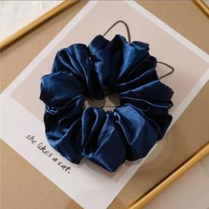Satin Style No Damage Hair Scrunchie